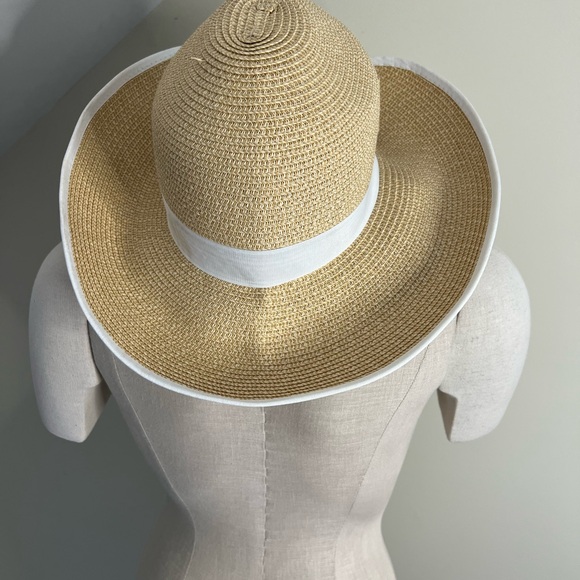 Sun-n-Sand Women's Tan Straw Sun Hat with White Trim and Bow Accent UPF 50 - Picture 2 of 6